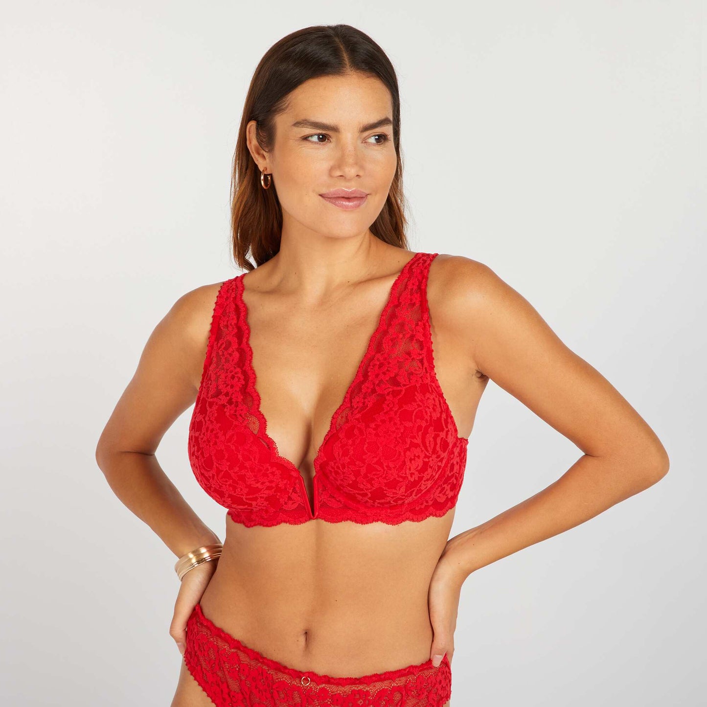 Soutien-gorge plongeant en dentelle D&E Rouge