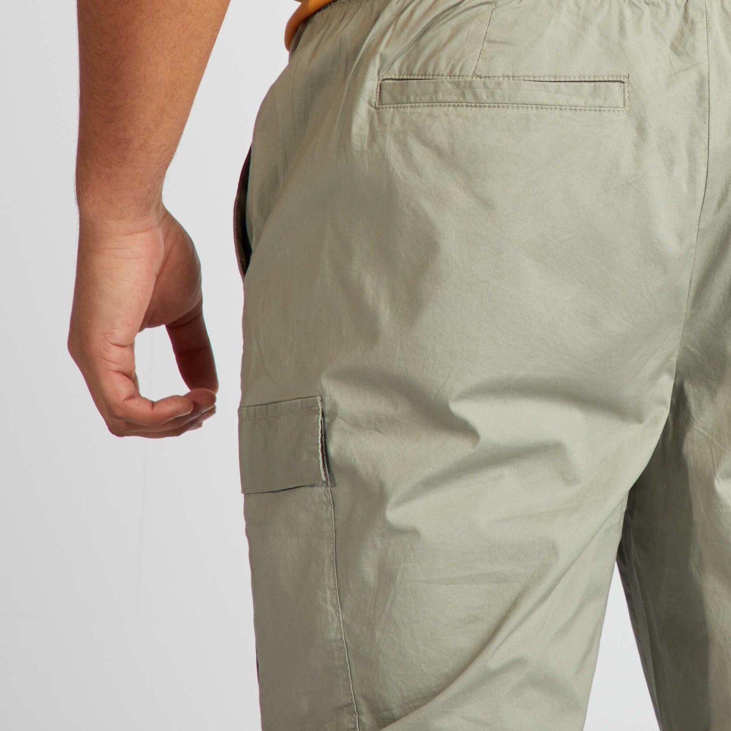 Pantalon avec poches sur les côtés Vert