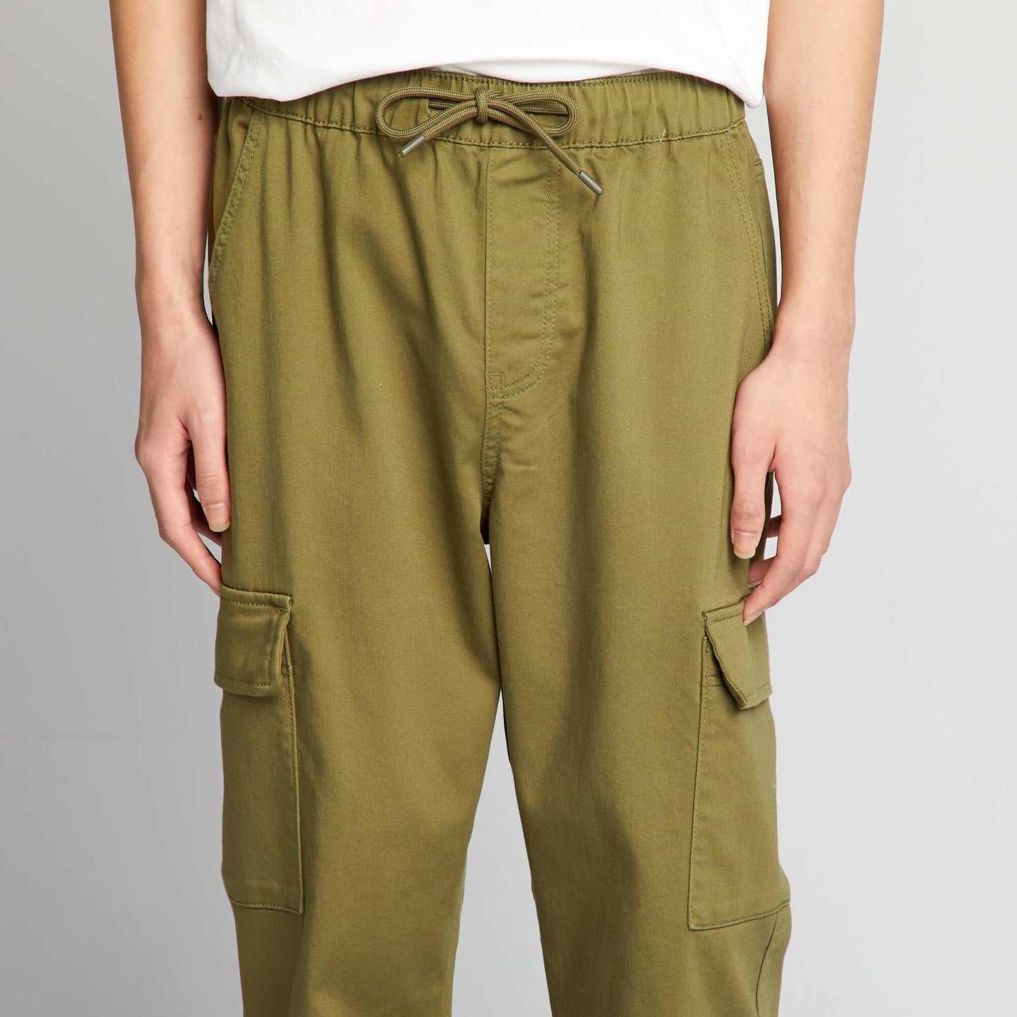 Pantalon avec poches sur les côtés Vert