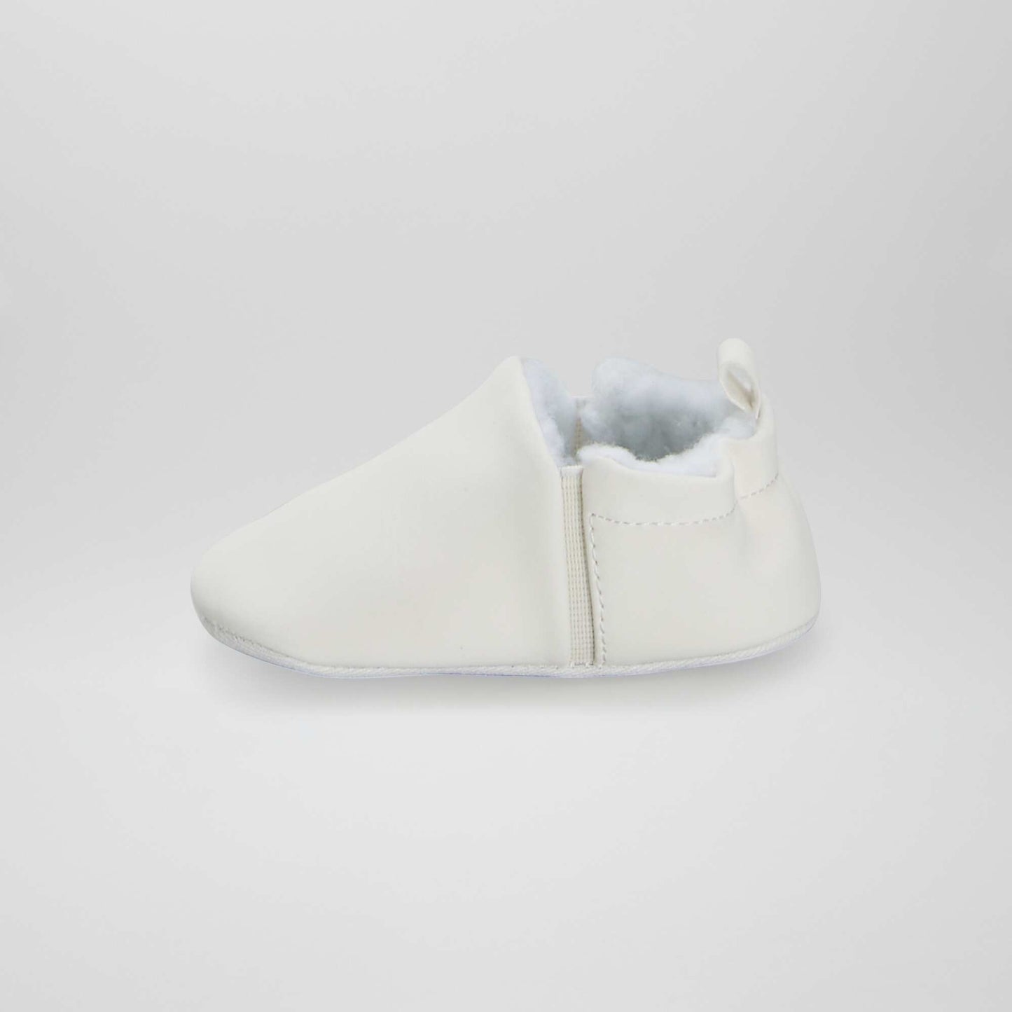 Chaussons en suédine fourrés blanc