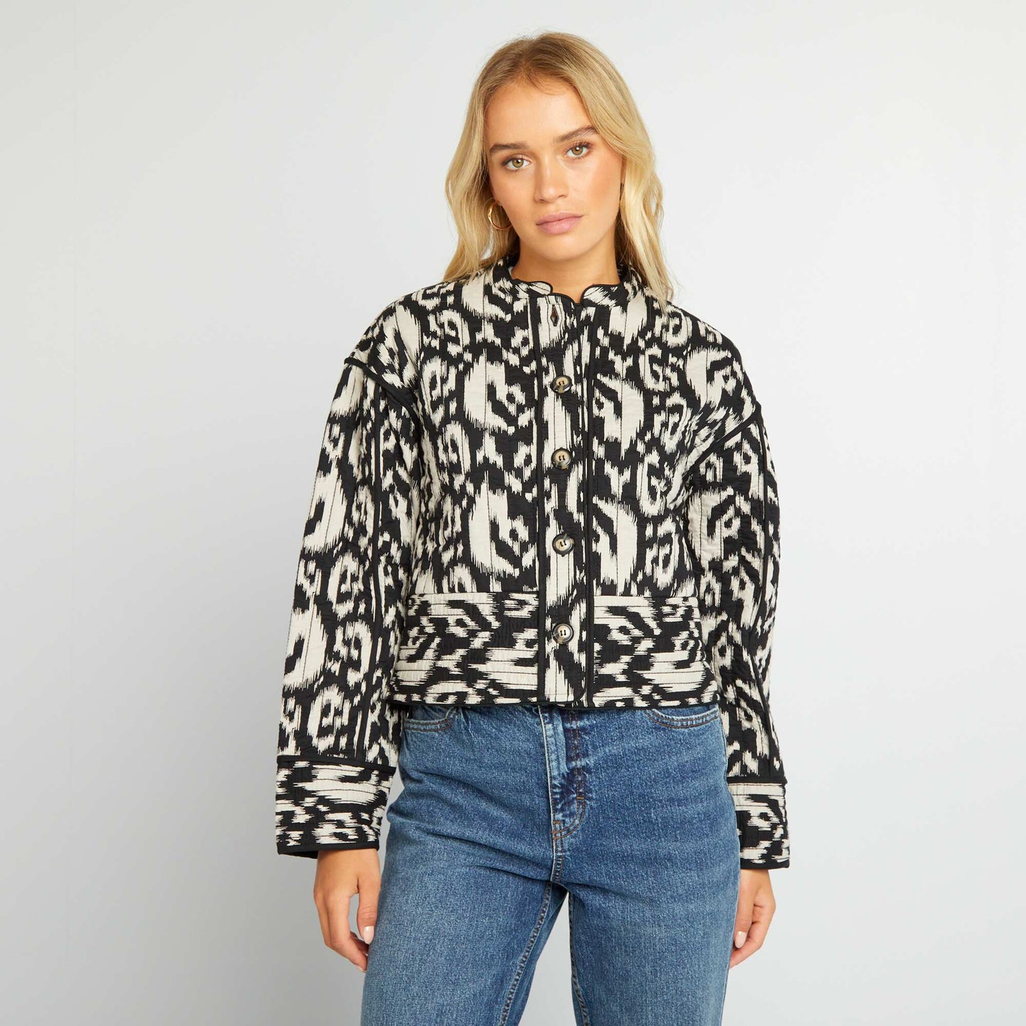 Veste matelassée courte imprimé ikat Noir ikat