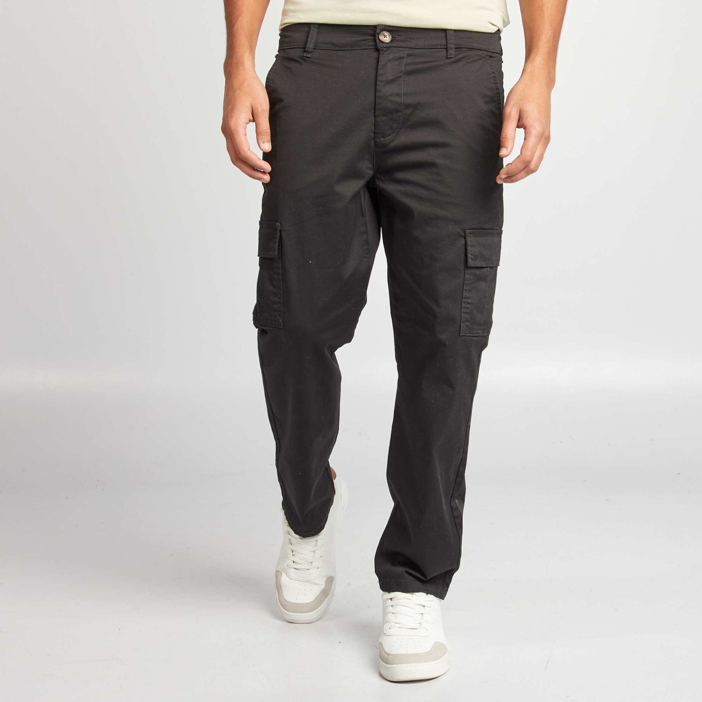 Pantalon multipoches coupe droite noir