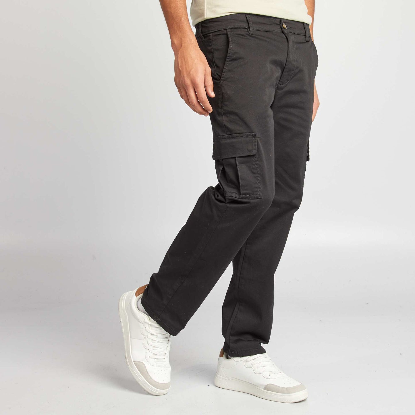 Pantalon multipoches coupe droite noir