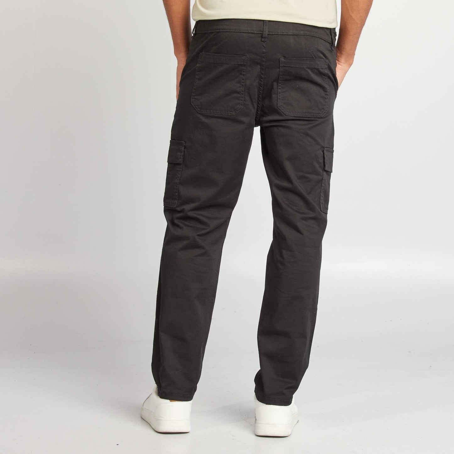 Pantalon multipoches coupe droite noir