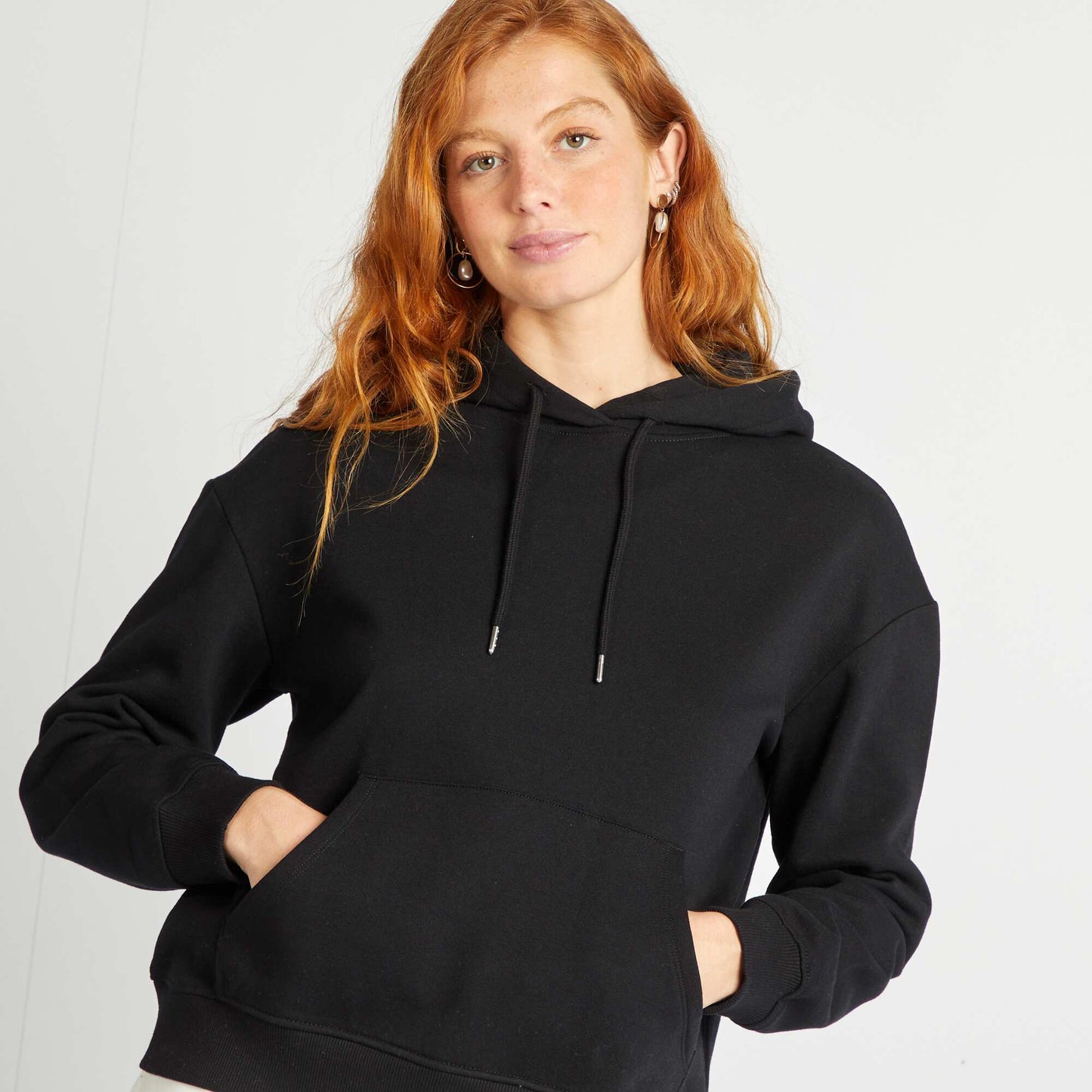 Sweat à capuche uni NOIR