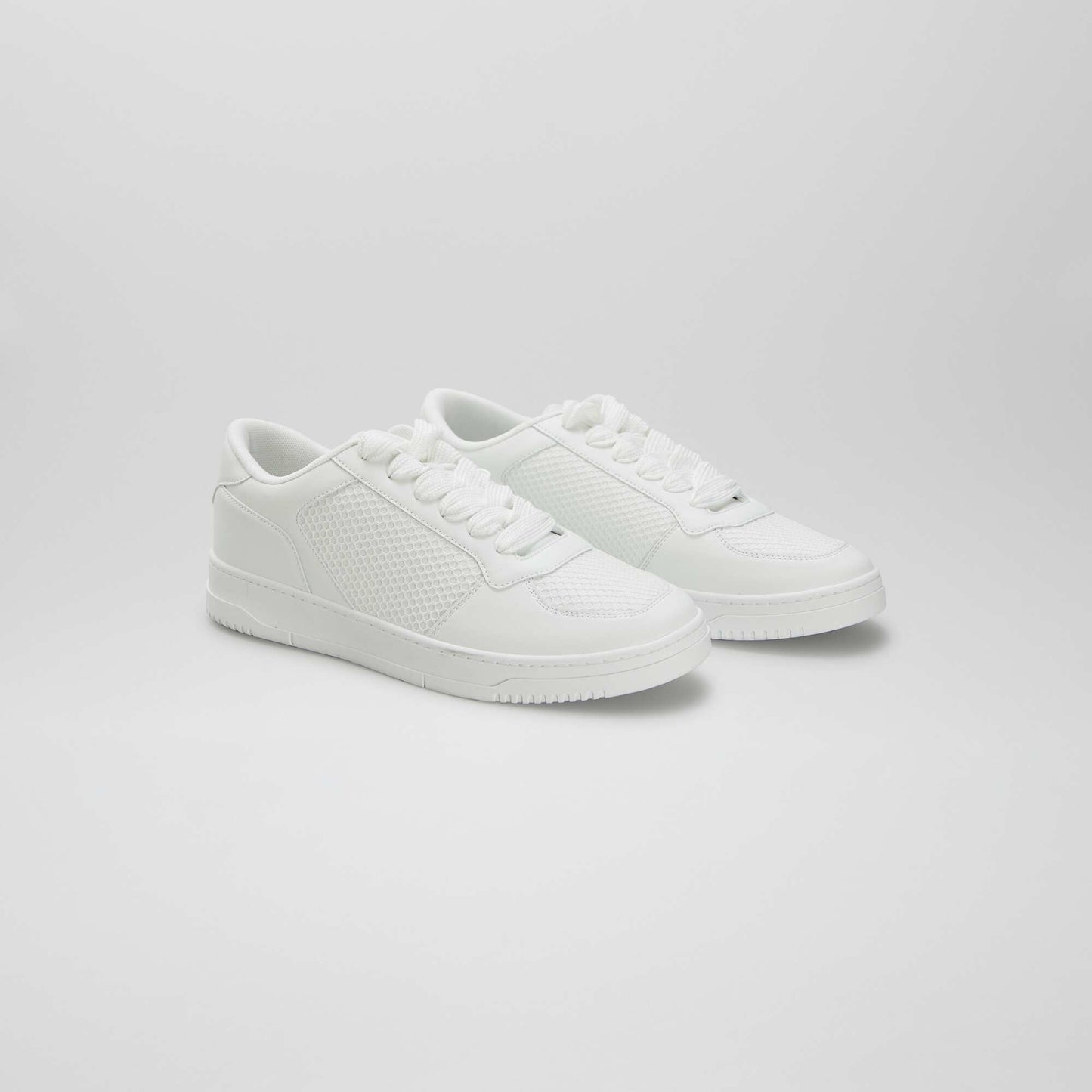 Baskets basses en simili BLANC