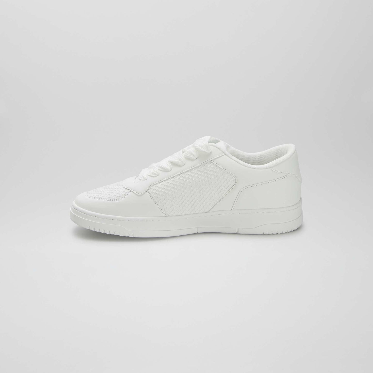 Baskets basses en simili BLANC