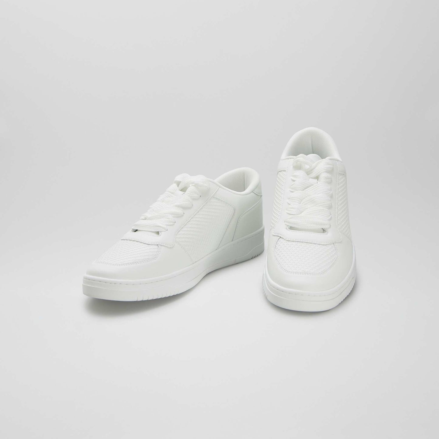 Baskets basses en simili BLANC