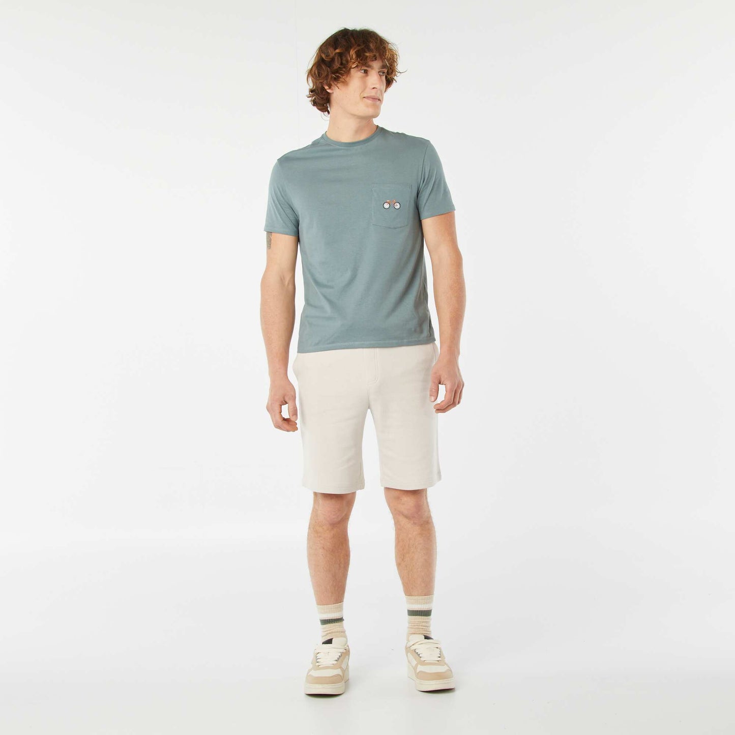 T-shirt manches courtes avec poche poitrine et broderie BLEU