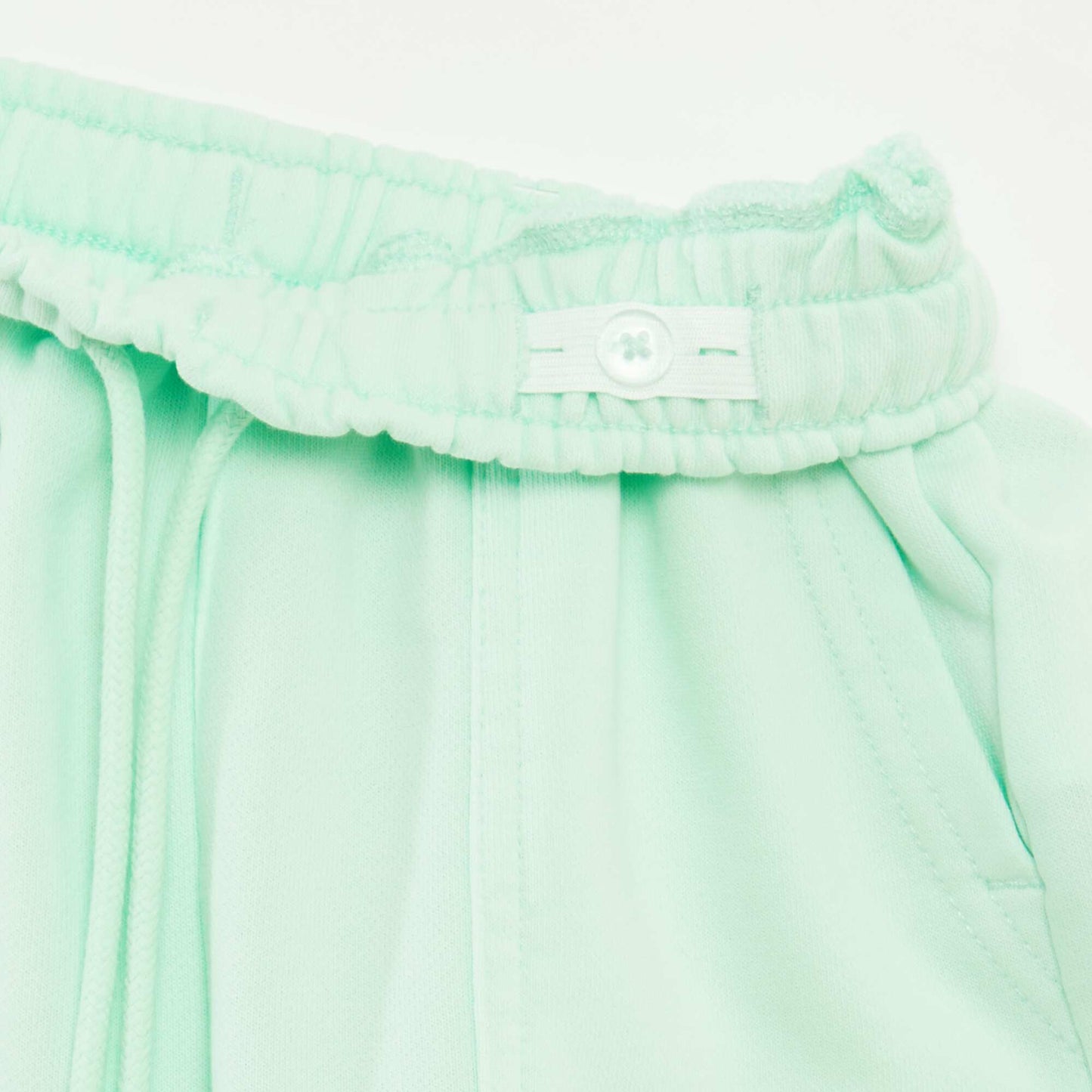 Short à grandes poches VERT