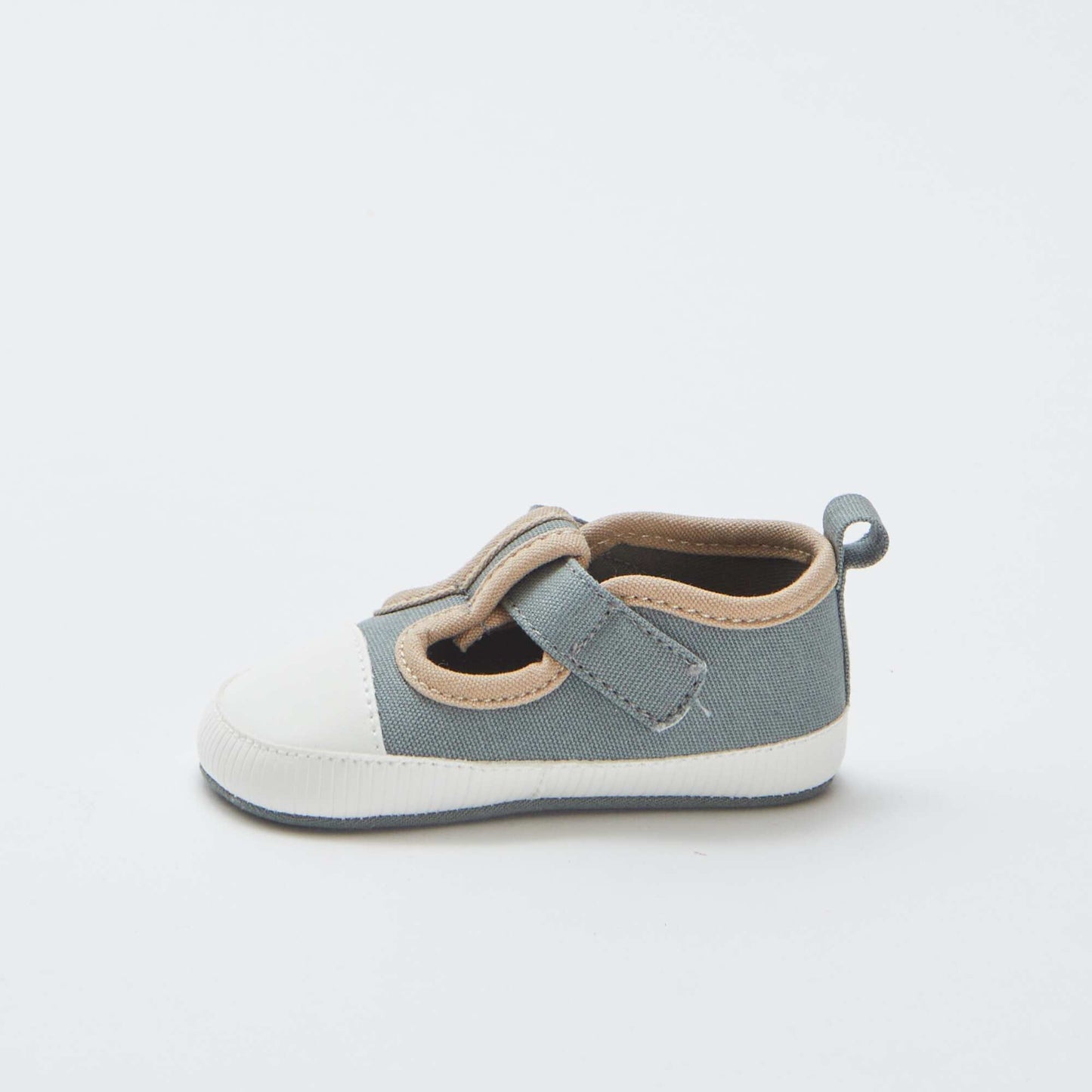 Chaussons esprit baskets en toile VERT