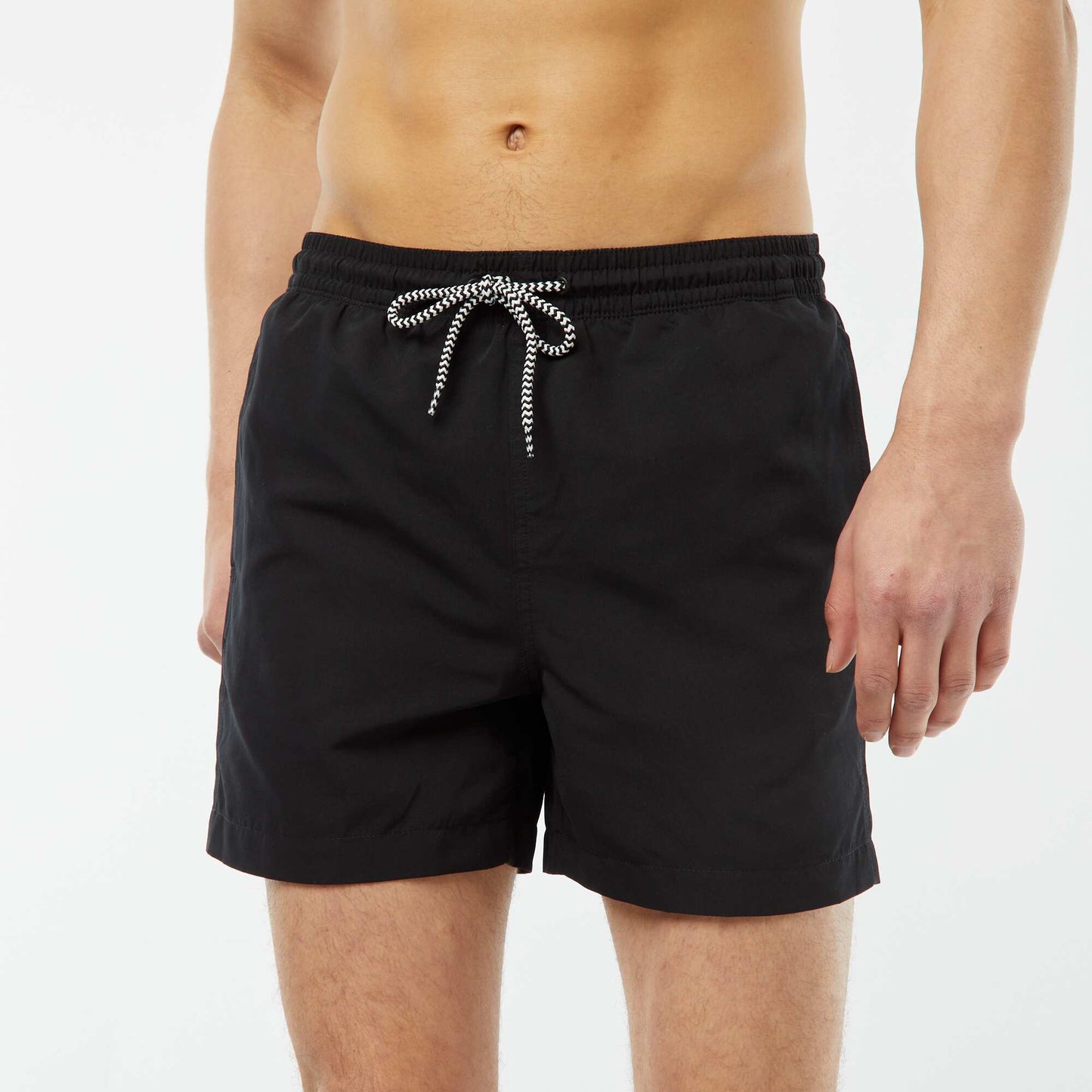 Short de bain uni avec cordons NOIR