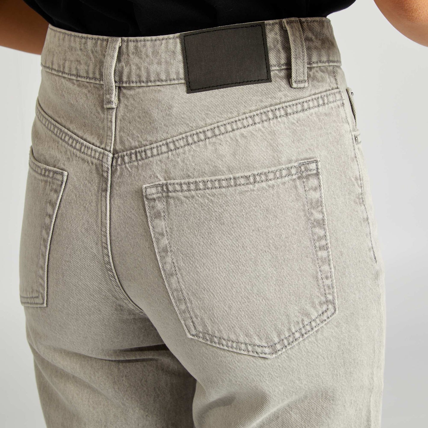Jean regular / coupe droite Gris