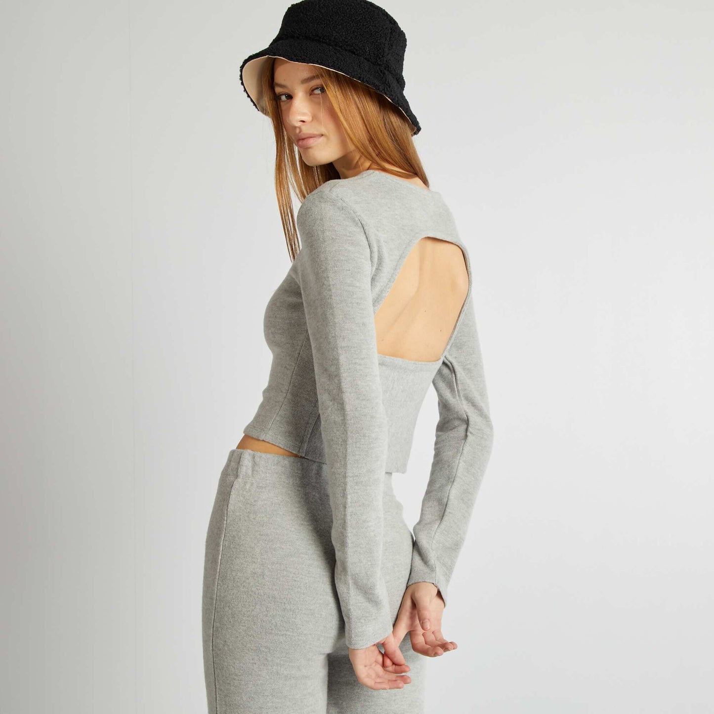 T-shirt côtelé en maille doudou avec ouverture au dos GRIS