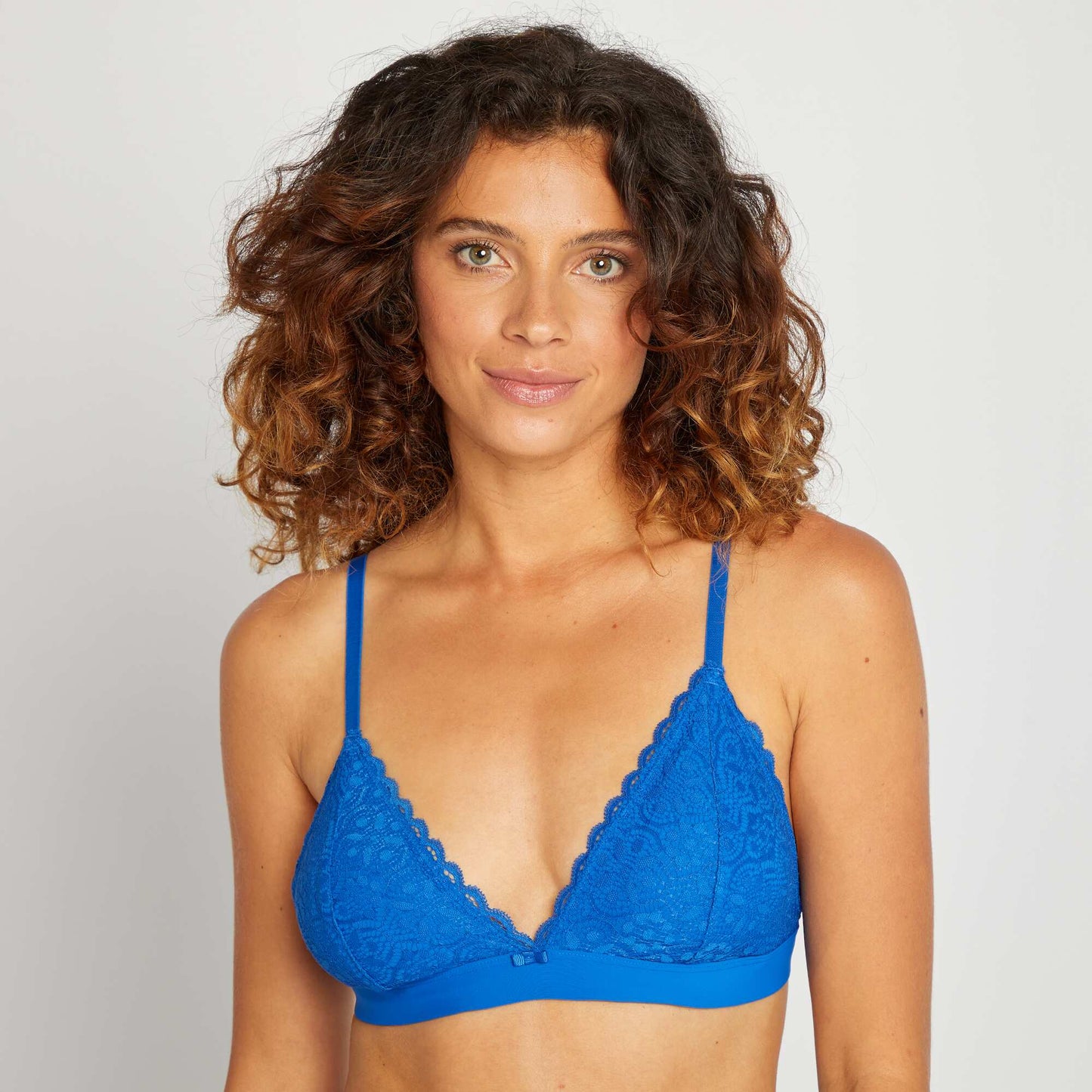 Triangle dentelle paddé bleu