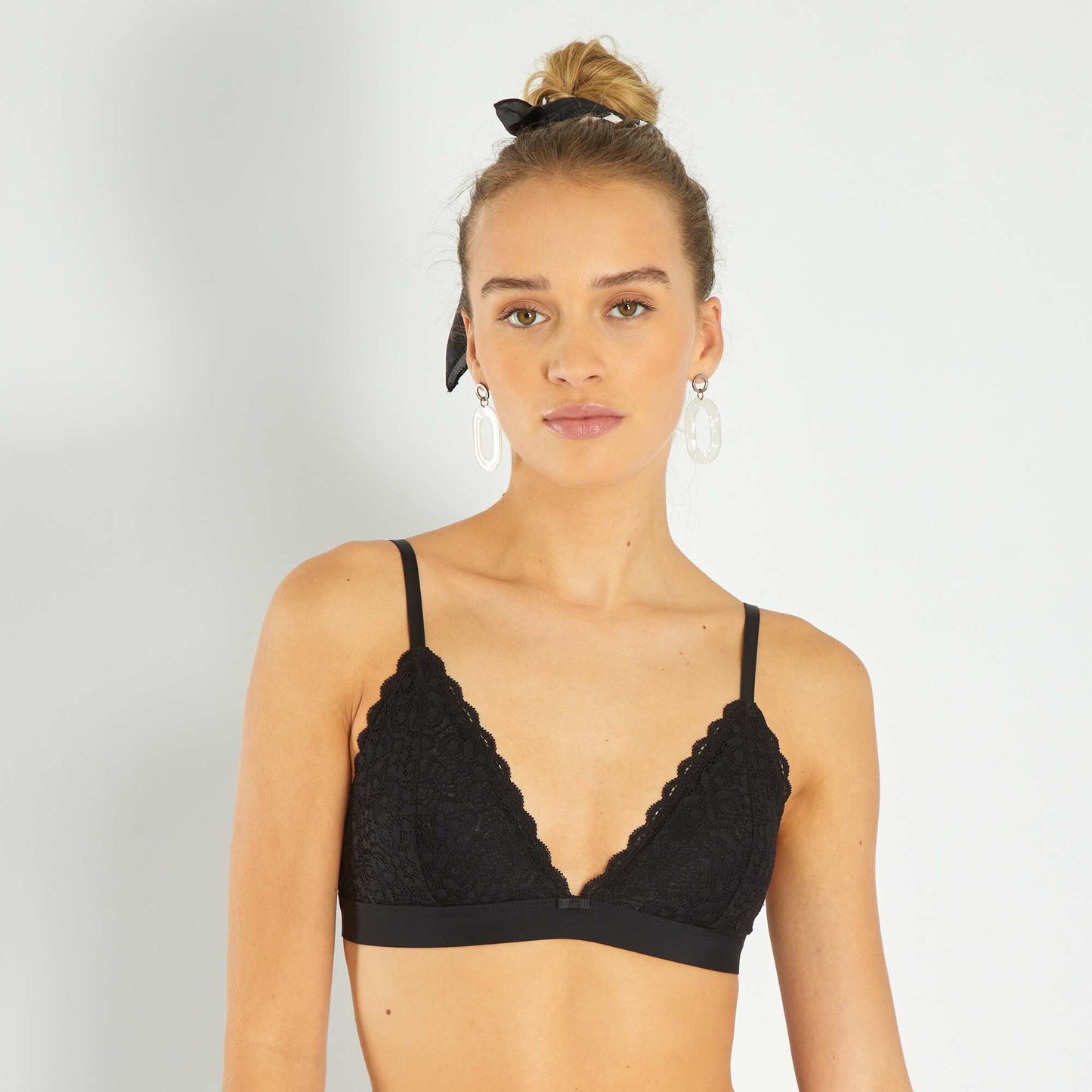 Triangle dentelle paddé noir