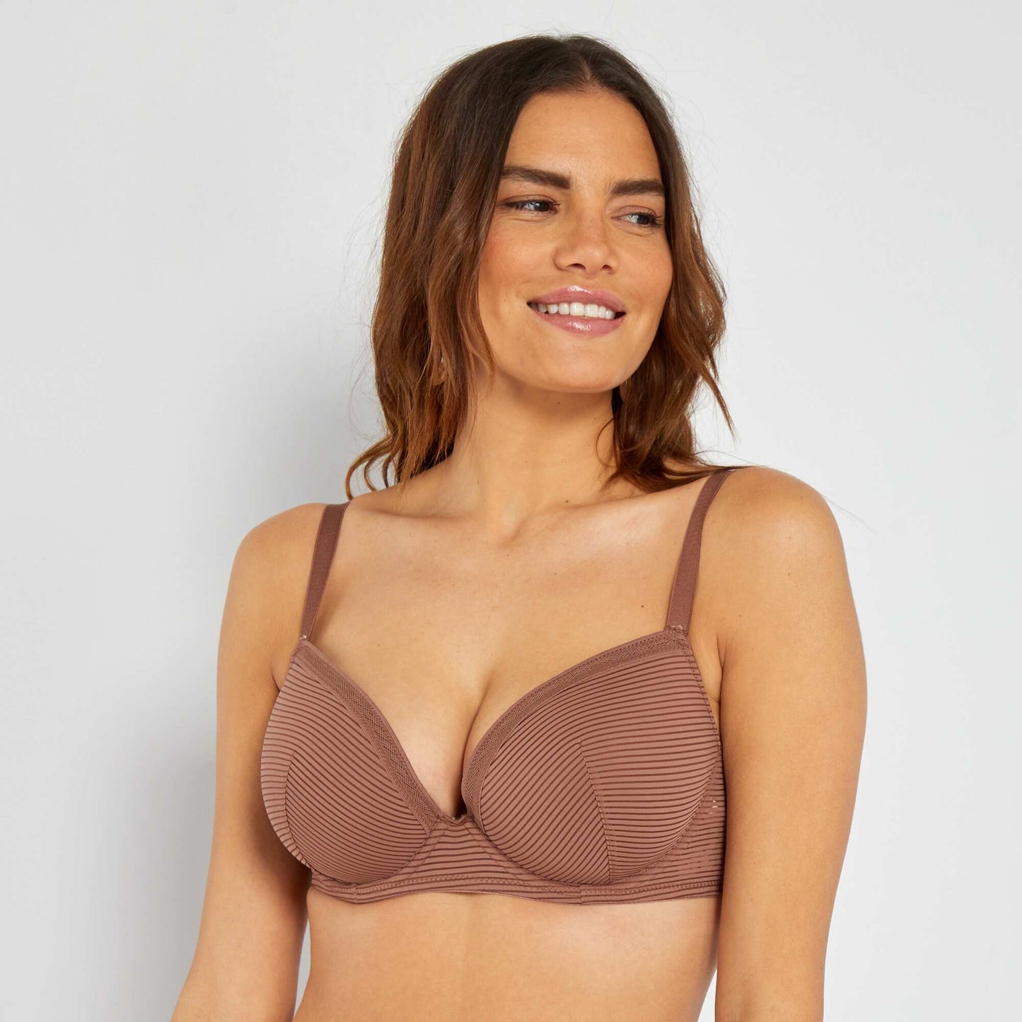 Soutien-gorge microfibre à fines rayures ajourées D&E Marron