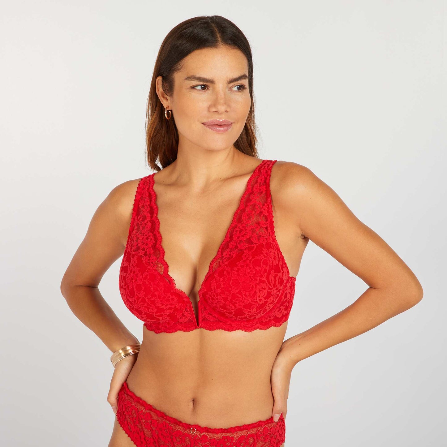 Soutien-gorge plongeant en dentelle D&E Rouge