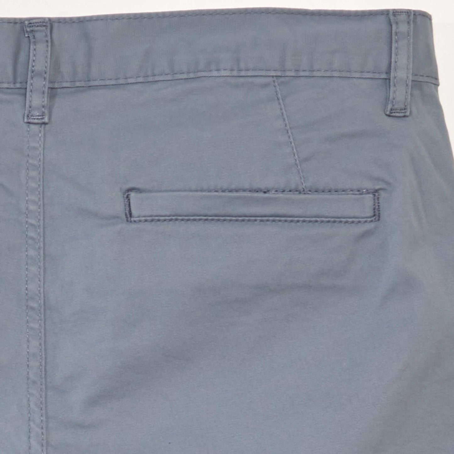 Bermuda chino uni Gris