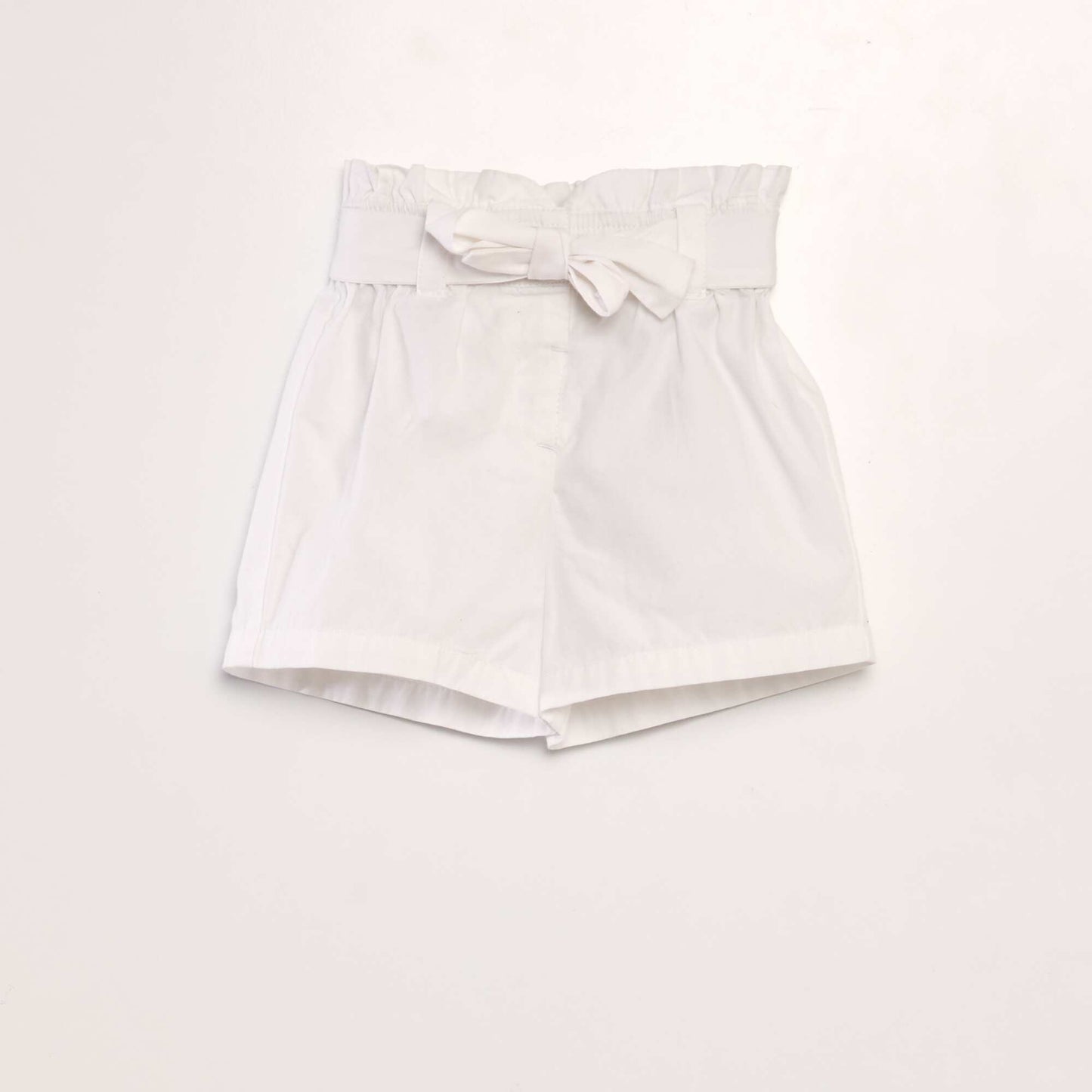 Short ceinturé en popeline blanc