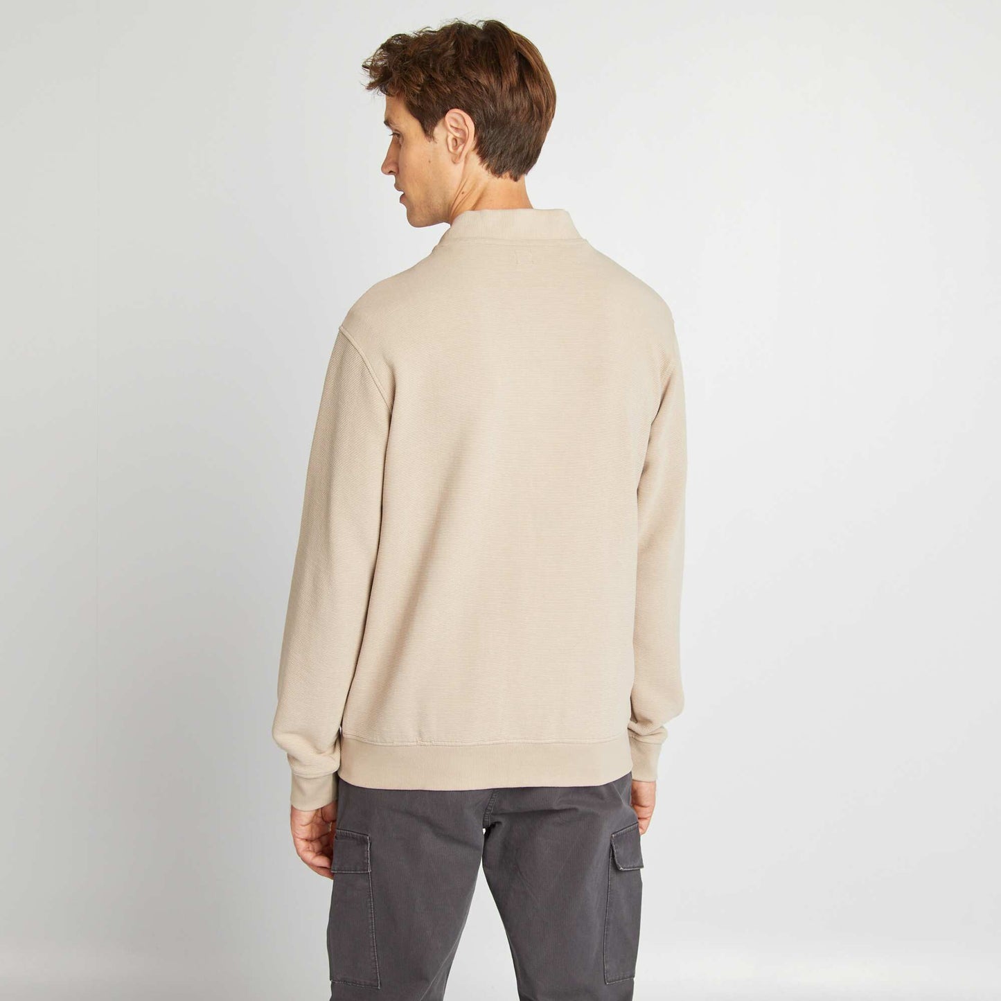 Sweat en maille avec ouverture zippée beige