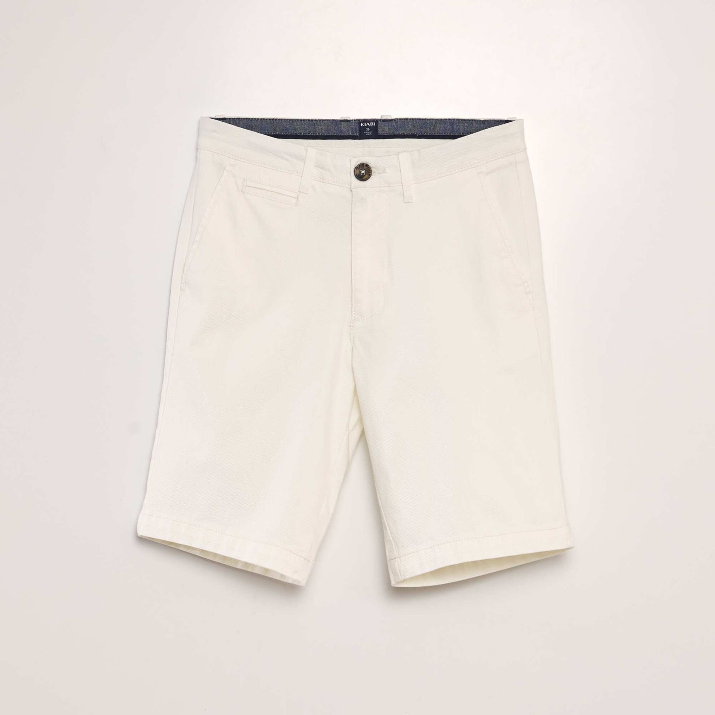 Bermuda chino blanc