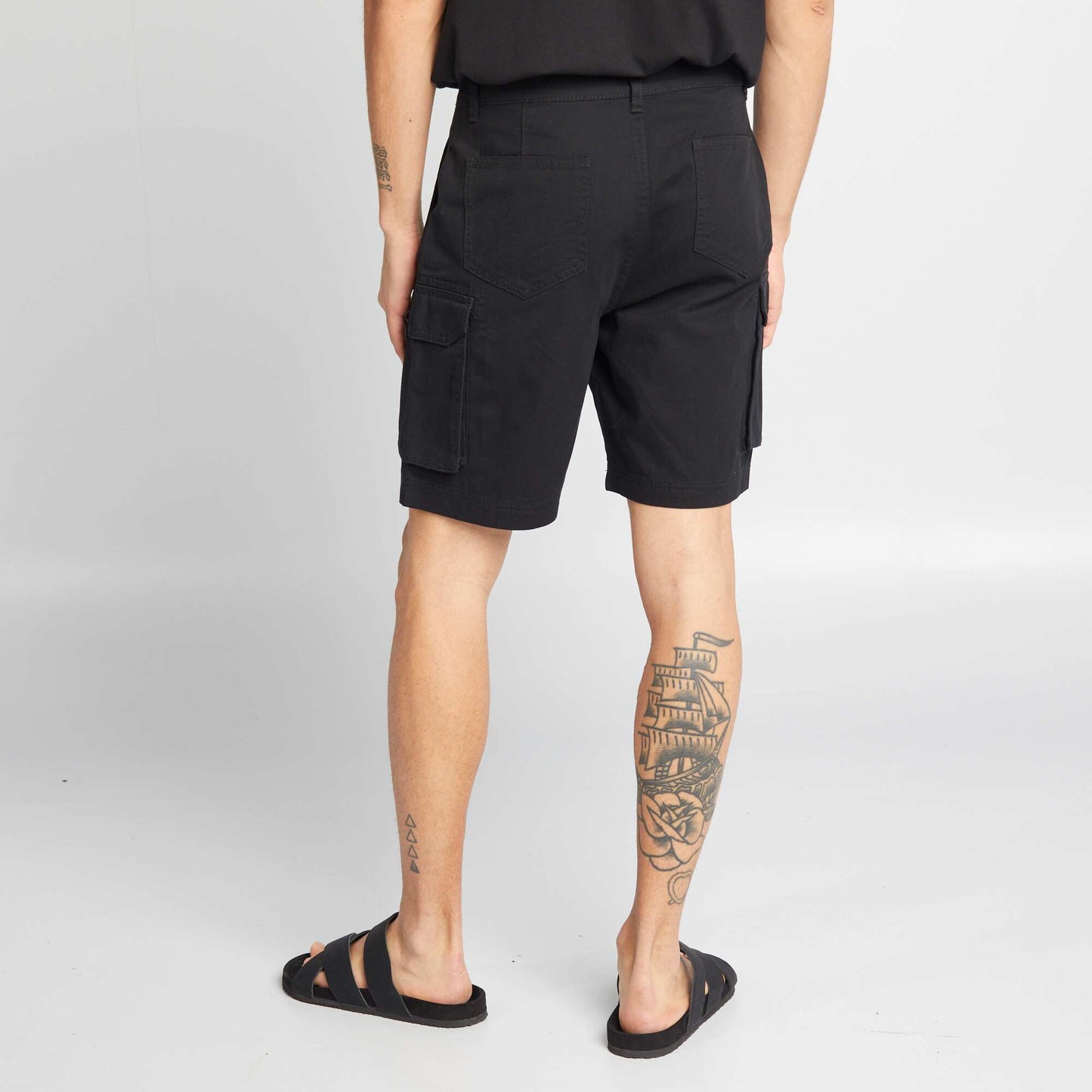 Short chino avec poches sur les côtés noir