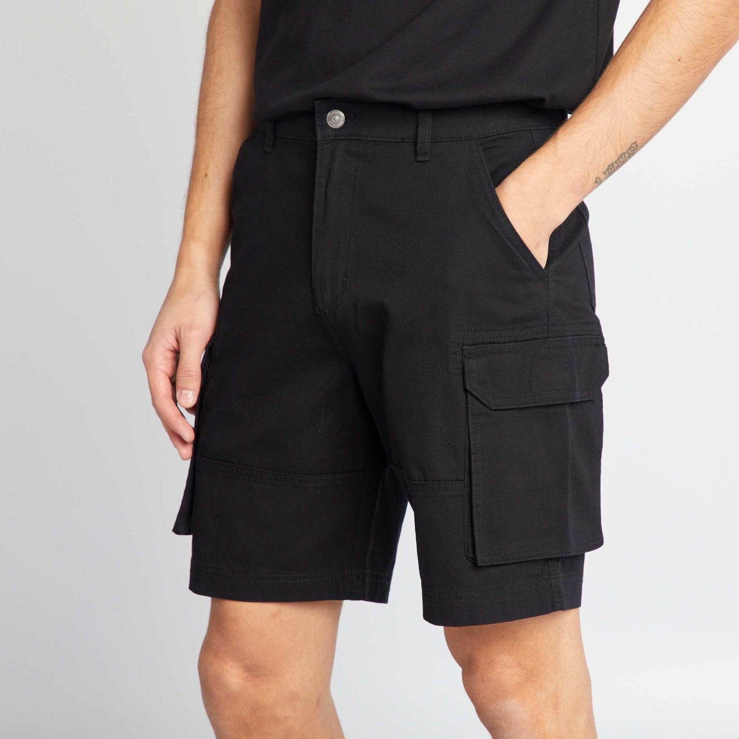 Short chino avec poches sur les côtés noir