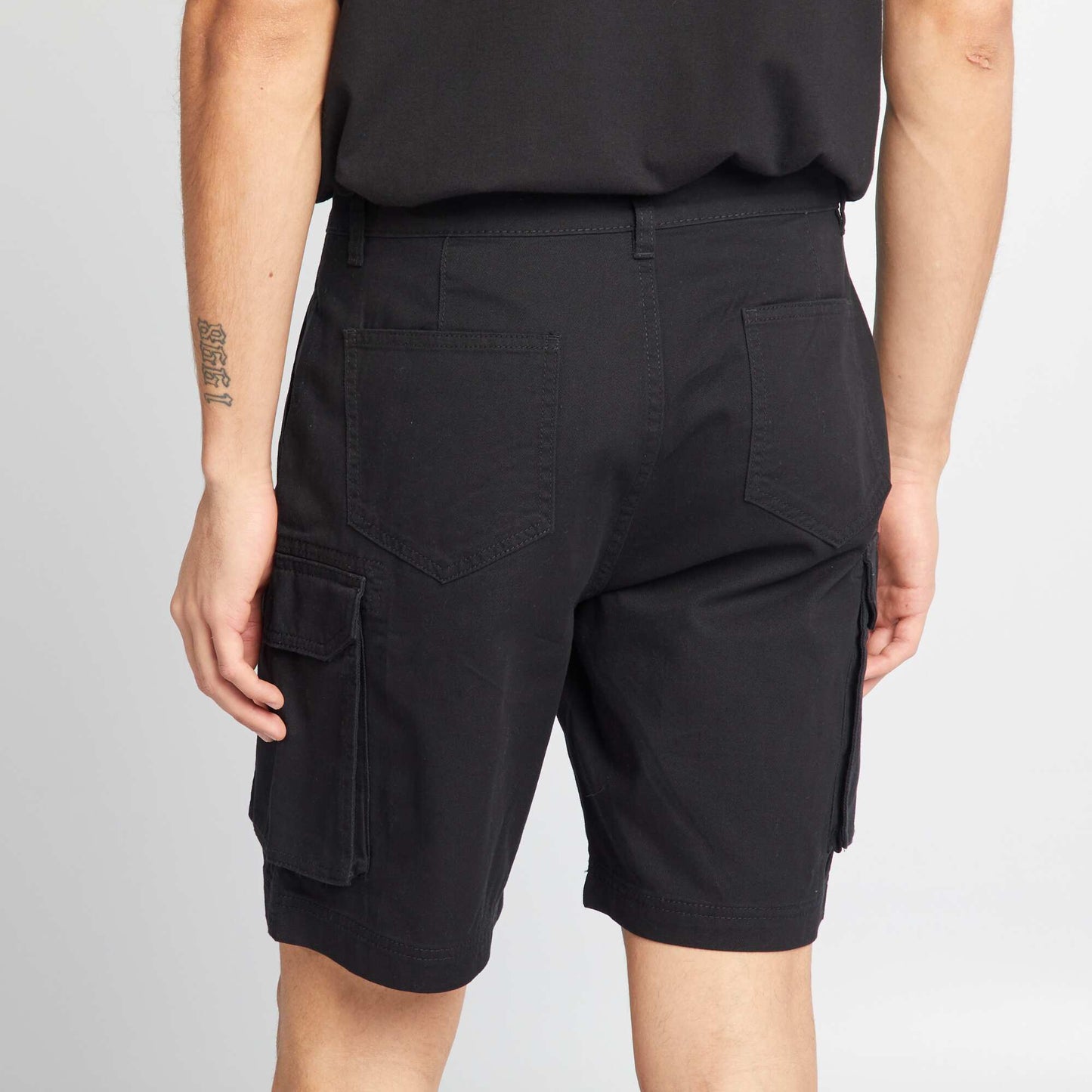 Short chino avec poches sur les côtés noir