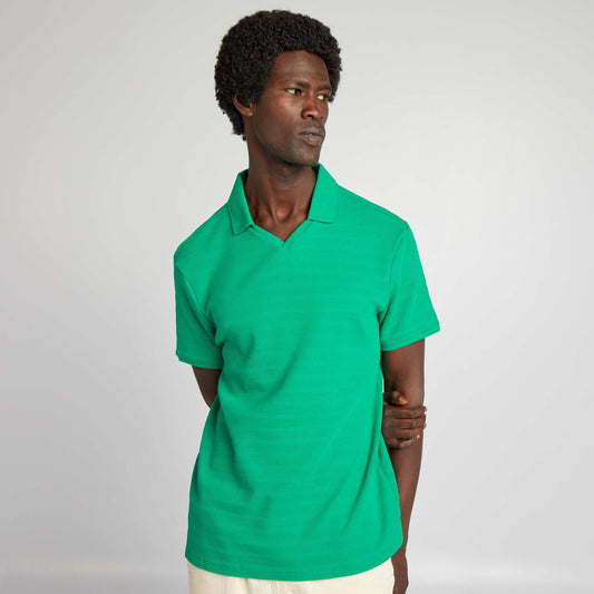 Polo en maille texturée à col V Vert