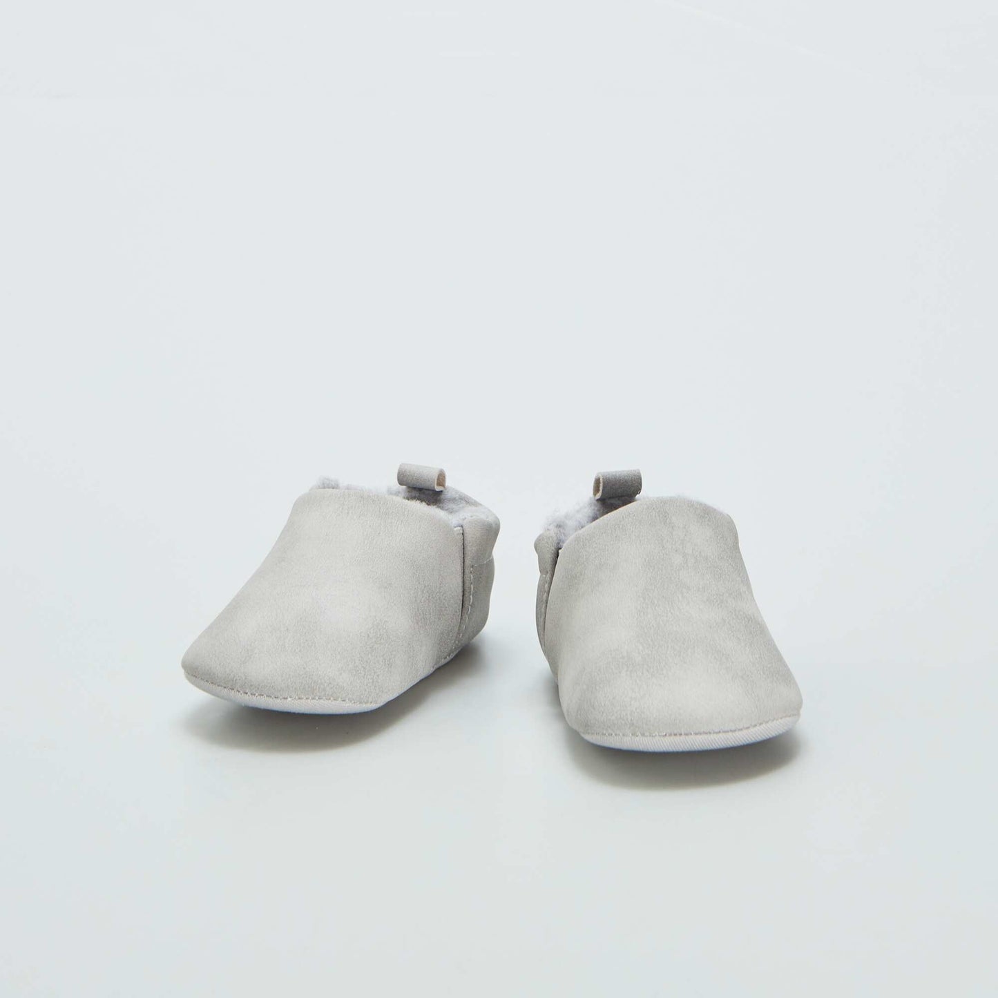 Chaussons en suédine fourrés Gris