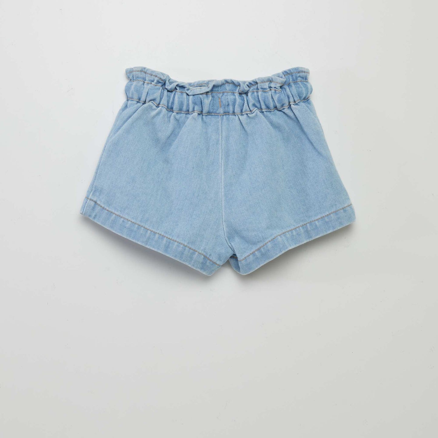 Short en jean avec fleurs brodées Bleu