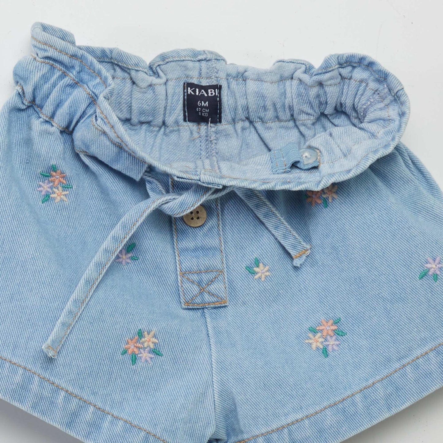 Short en jean avec fleurs brodées Bleu