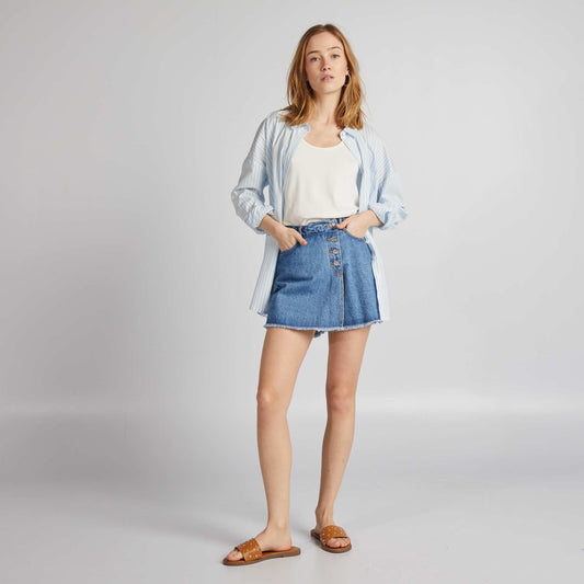 Jupe short en denim avec bords crus Stone