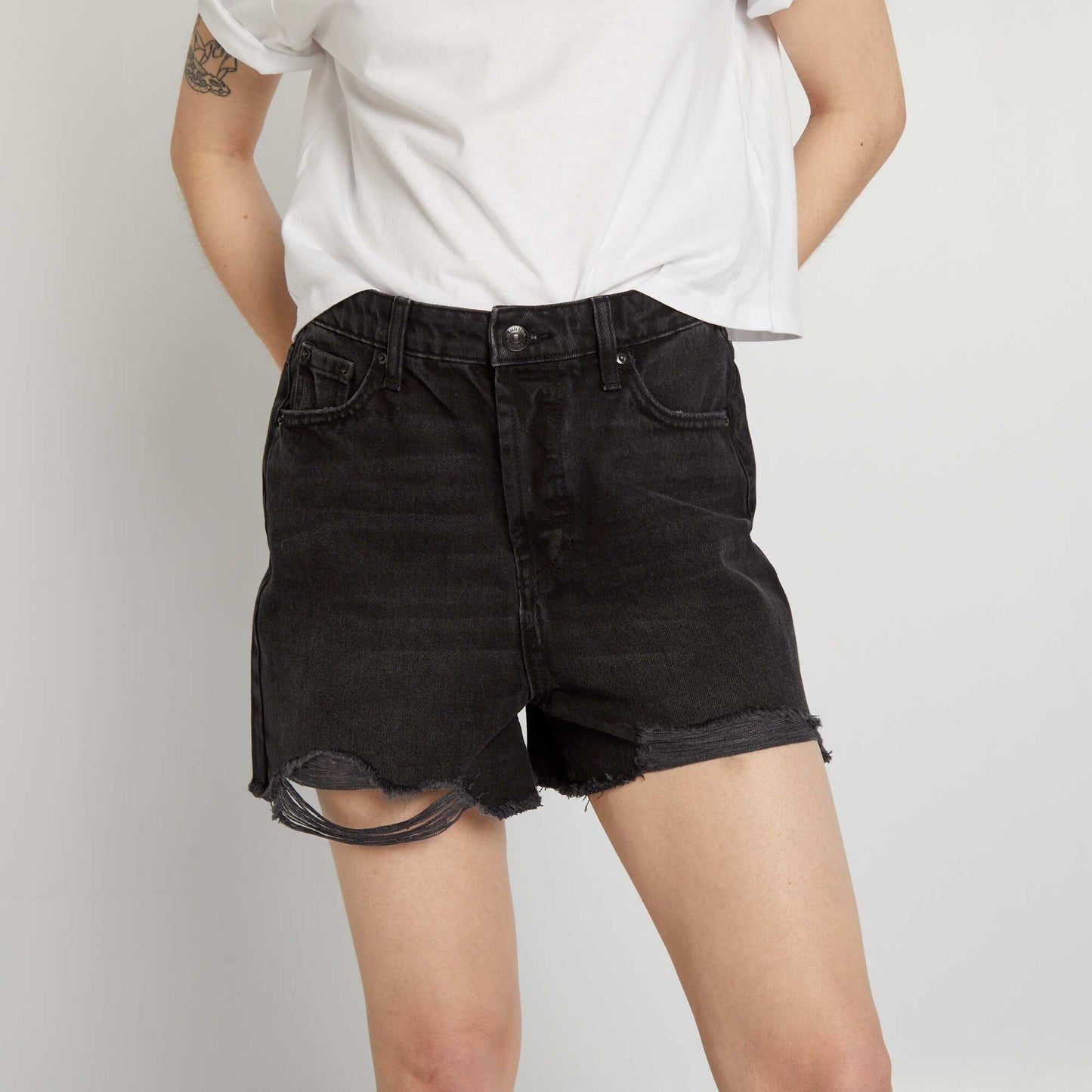 Short en jean destroy à taille haute Noir