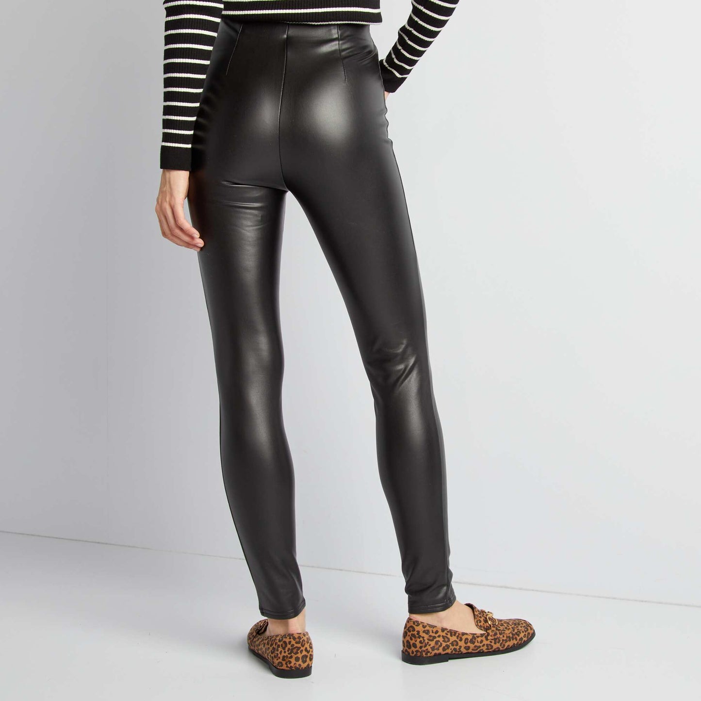 Legging en simili noir