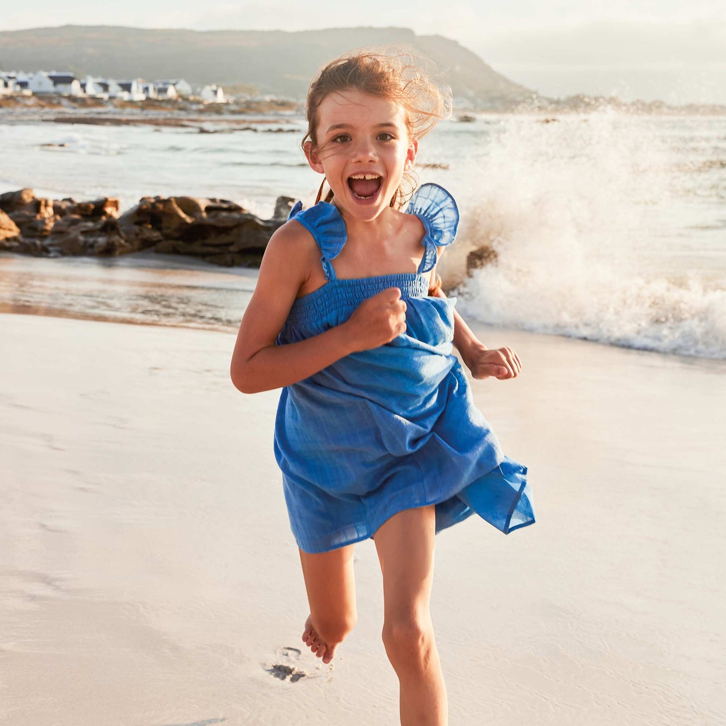 Robe avec bretelles volantées Bleu