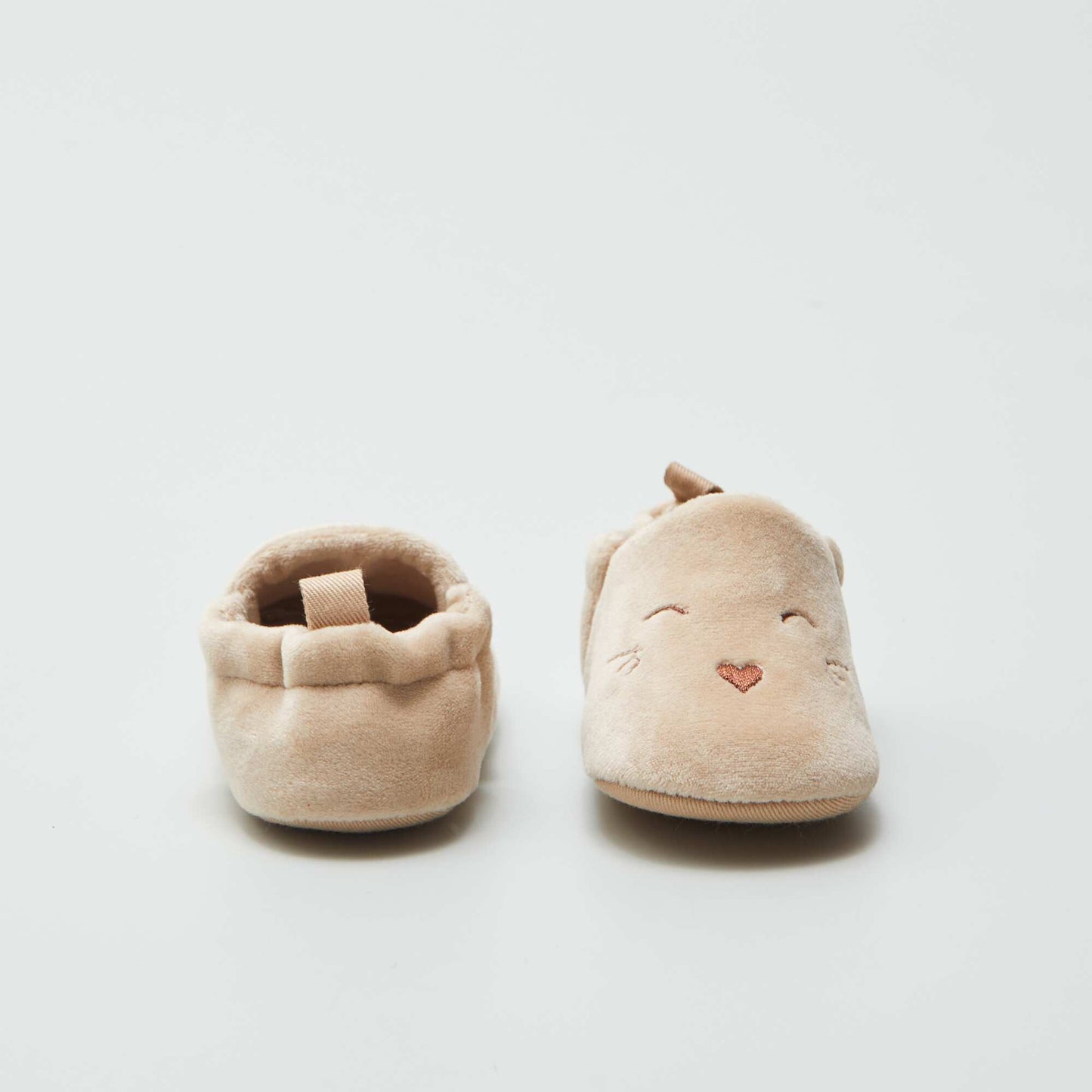 Chaussons en velours beige