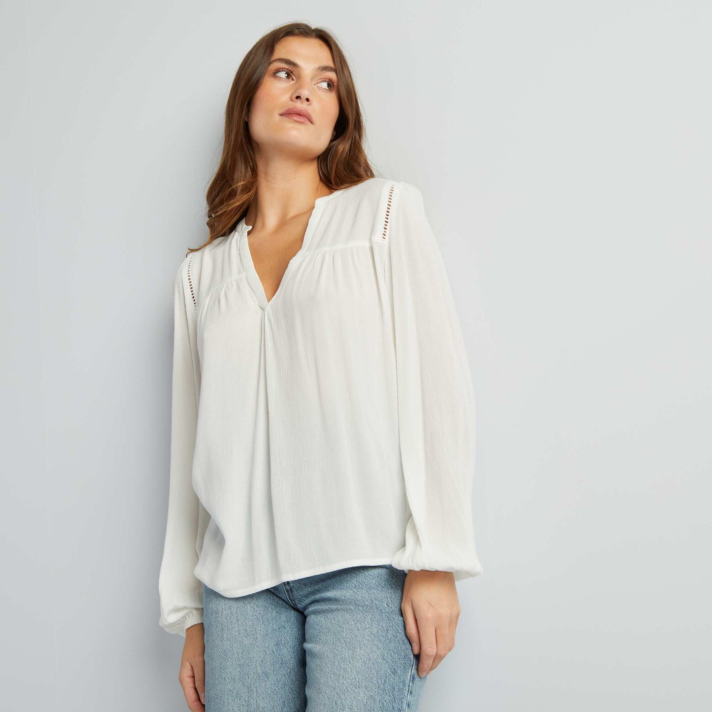 Blouse unie à col V blanc