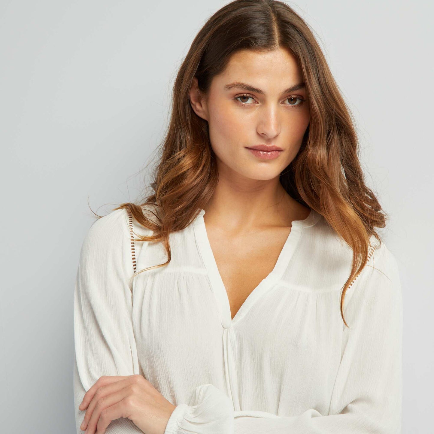 Blouse unie à col V blanc