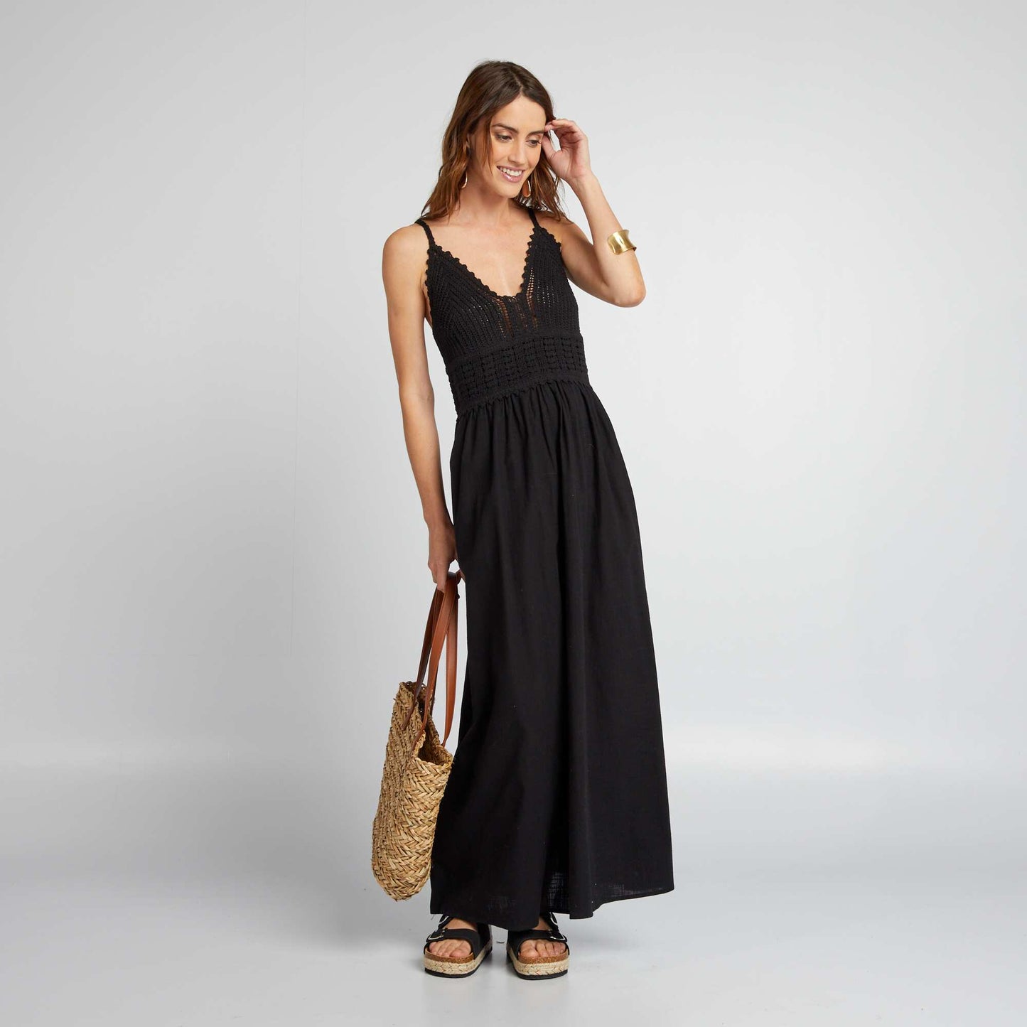 Robe longue évasée en macramé noir