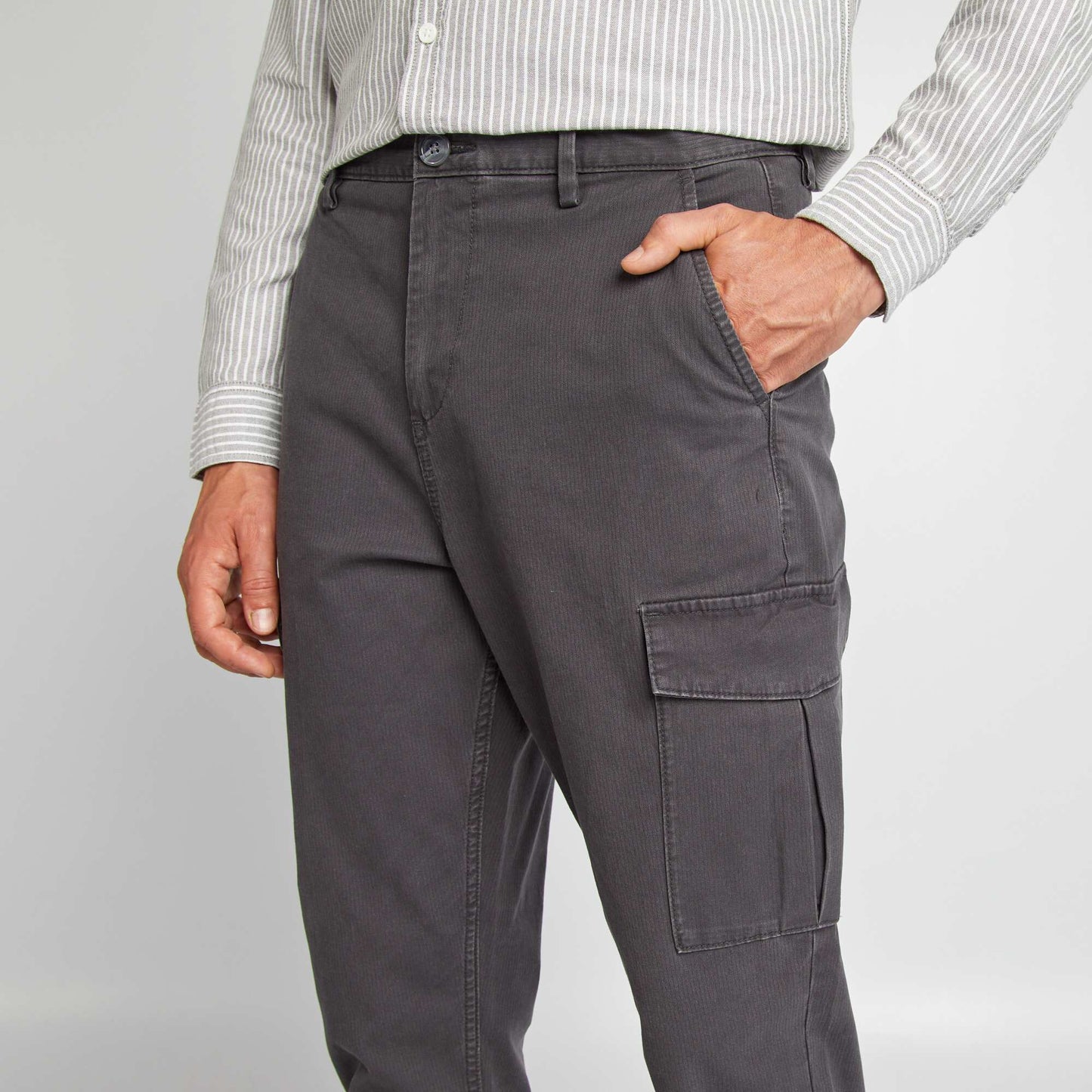 Pantalon multipoche slim gris foncé