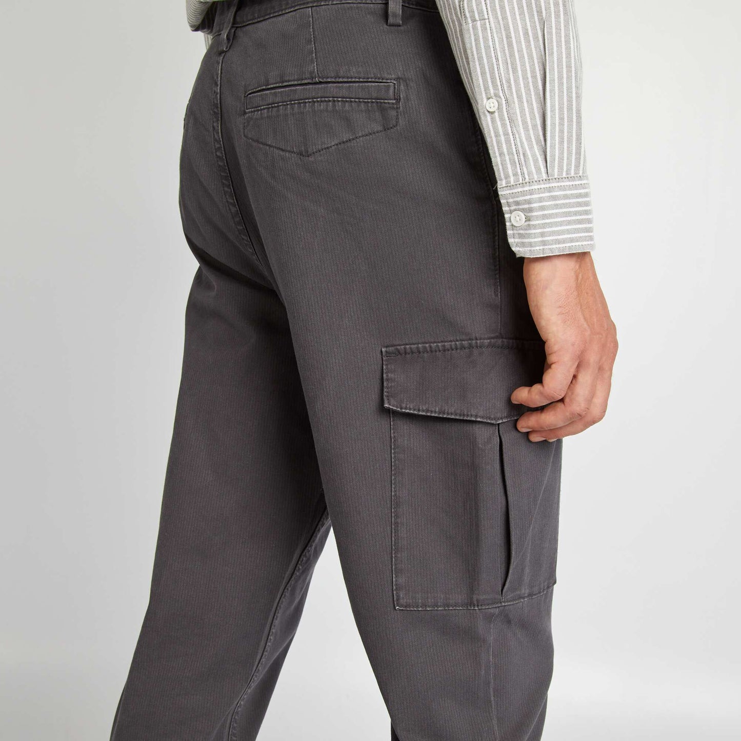 Pantalon multipoche slim gris foncé