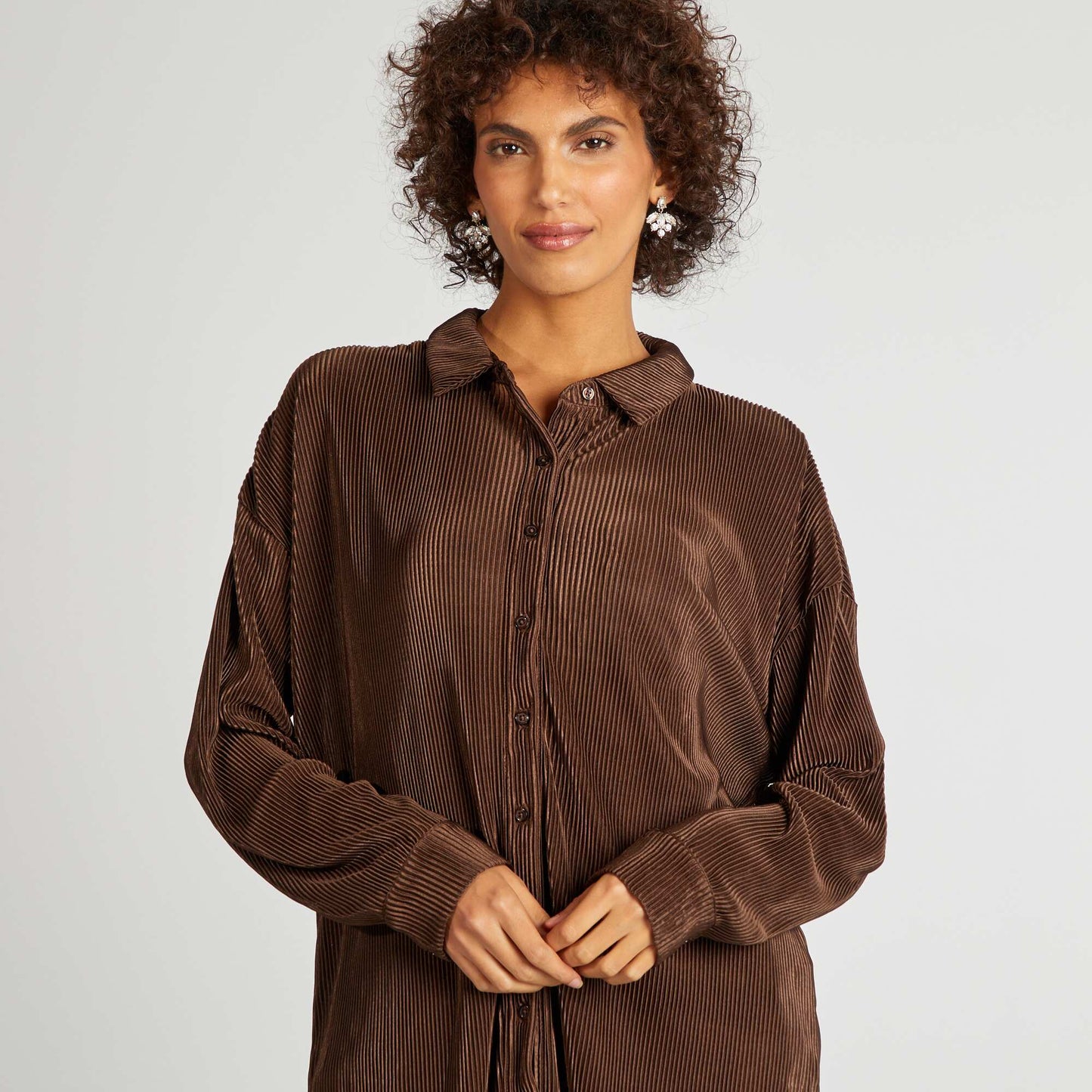 Chemise longue en maille plissée Marron