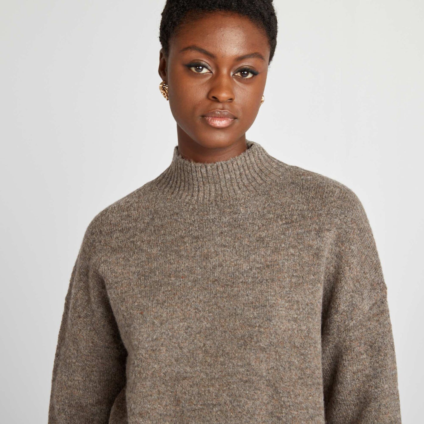 Pull col montant en maille douce Taupe