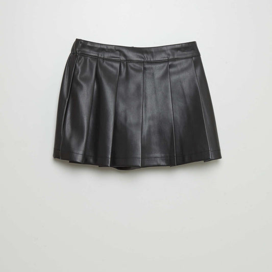 Jupe-short plissée en simili noir