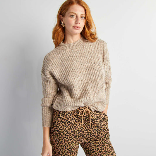 Pull en maille tricot avec perles fantaisies Beige