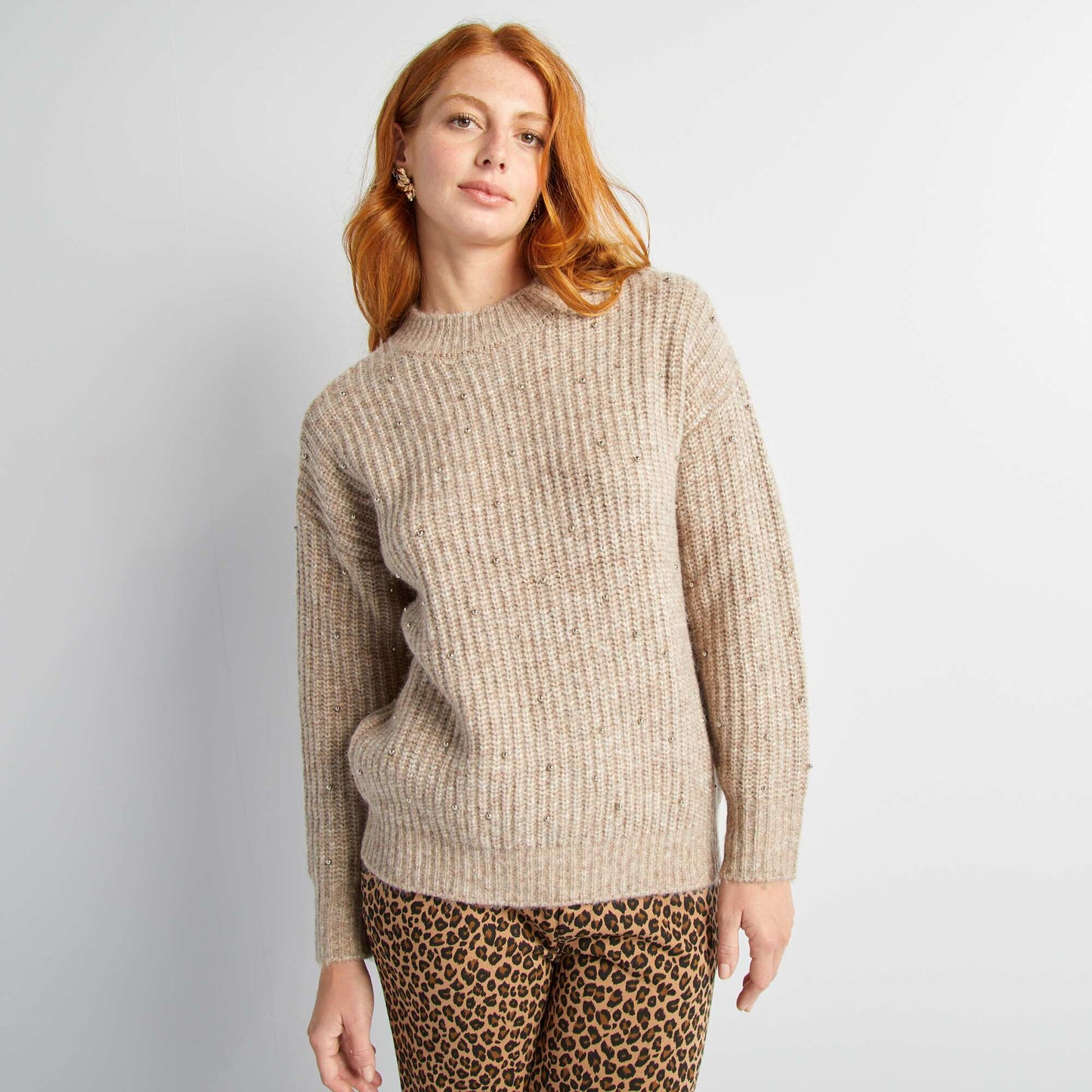 Pull en maille tricot avec perles fantaisies Beige