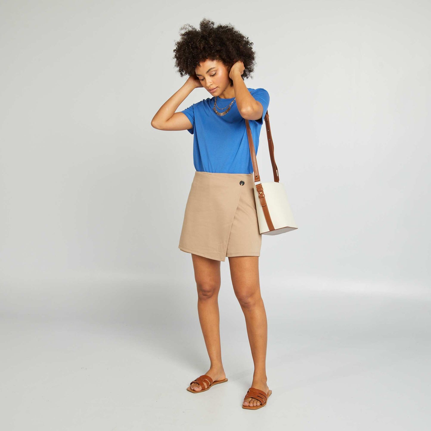 Jupe short à bouton Beige