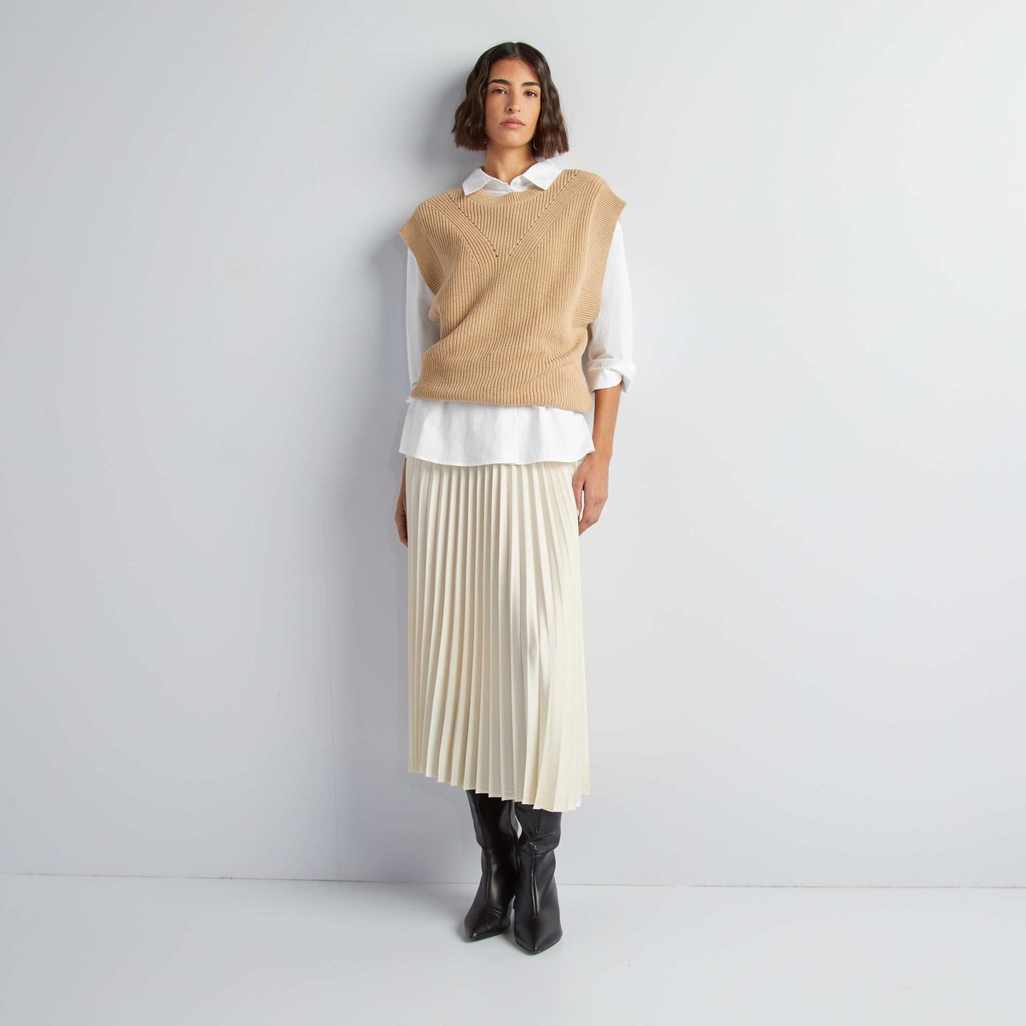 Pull sans manches col V BEIGE